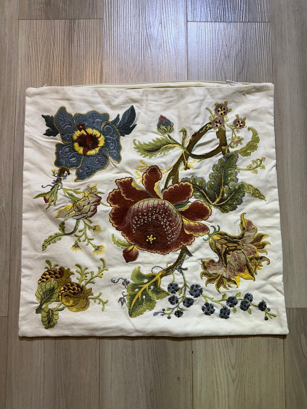 Pottery Barn Floral Crewel Embroidered Pillow Cover 20x20 Linen Cotton Ivory